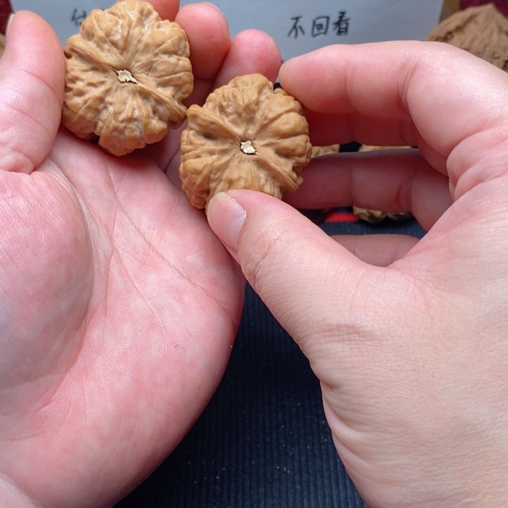 文玩核桃把件88888