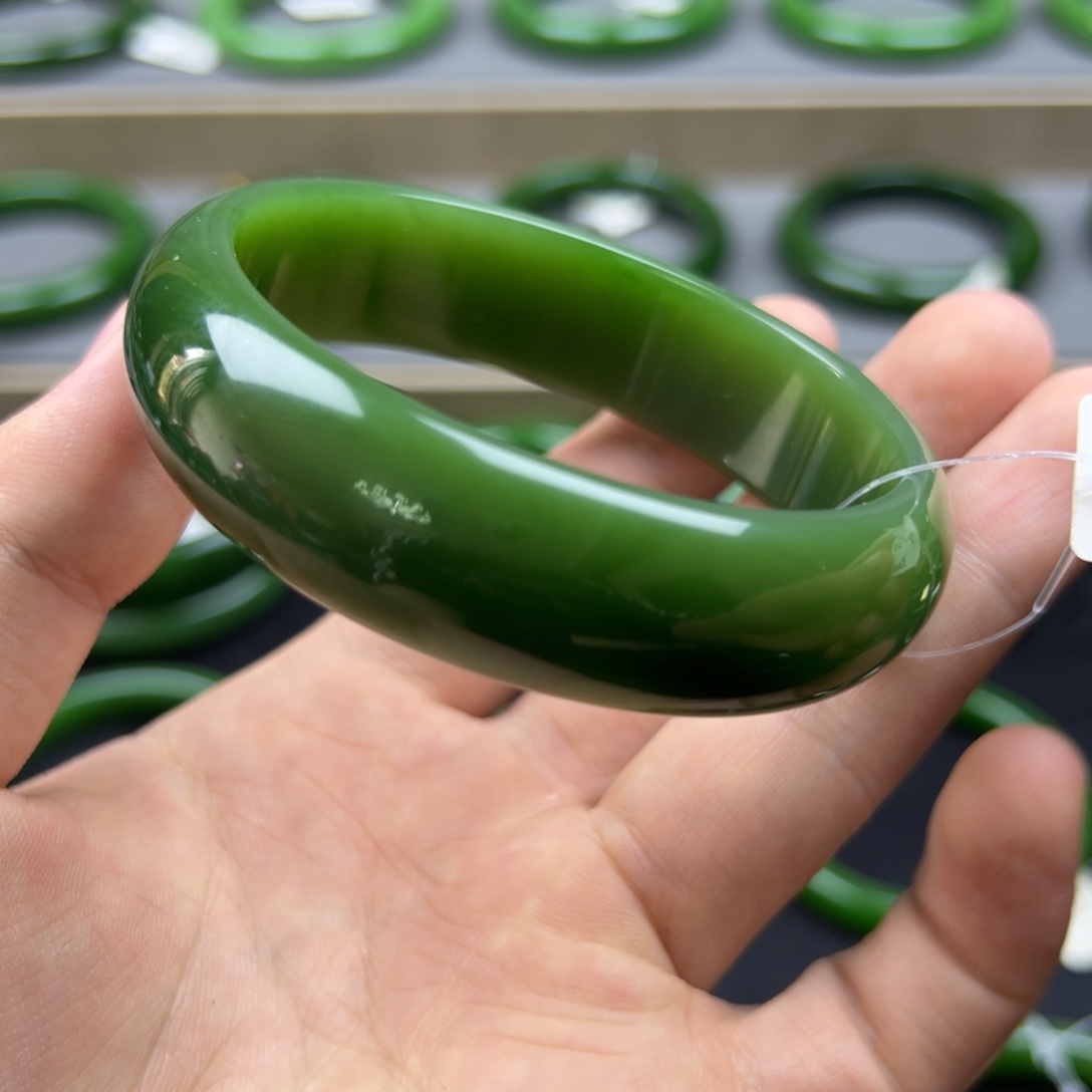 开***乐和田玉（碧玉）未镶嵌手镯