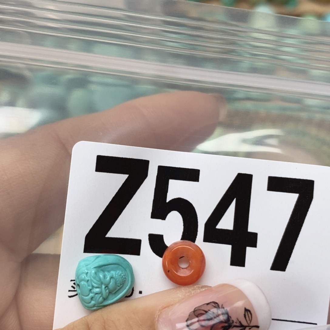 南红玛瑙配饰未镶嵌好*?