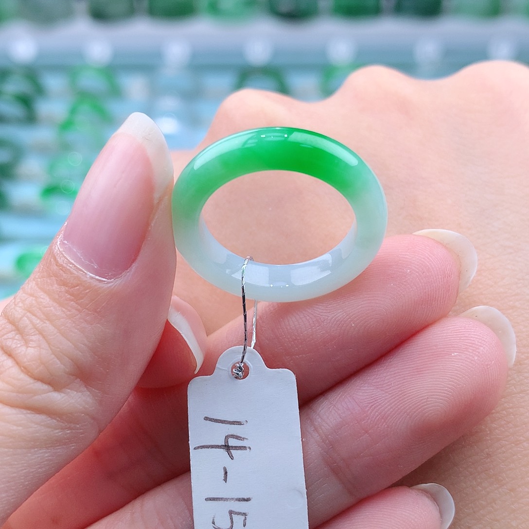 翡翠戒指未镶嵌缅甸翡翠A货