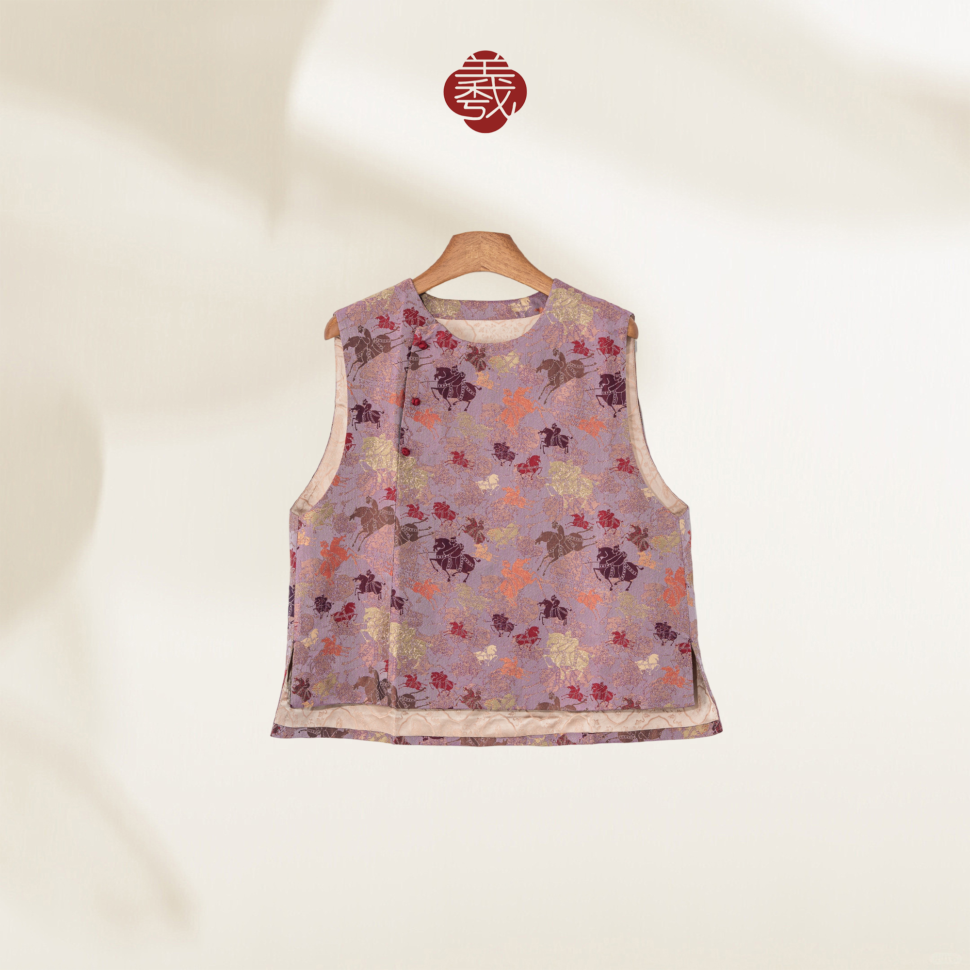 吕小男【槐序】新中式国风骑马图纹40姆米蜀锦重工时尚洋气提花马甲