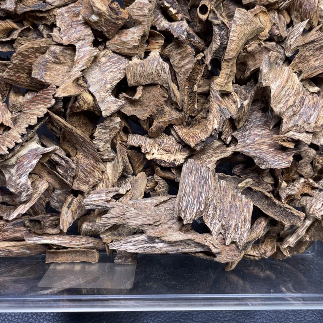 山***司非洲檀香无事牌151克鸡母虫漏
