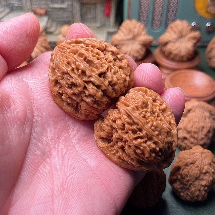 文玩核桃把件三角南将石