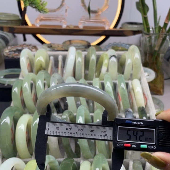 蛇纹石玉未镶嵌手镯8