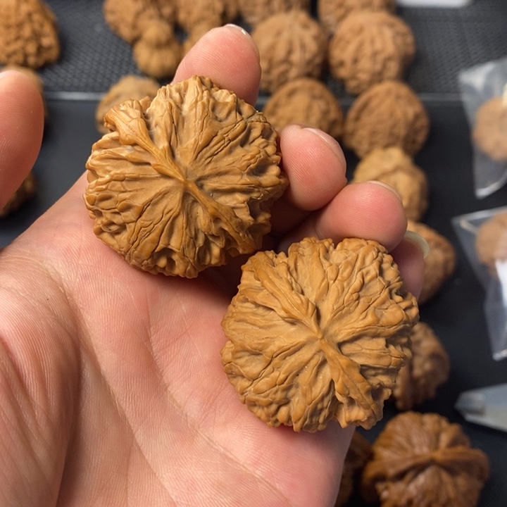 把件桃核35774347