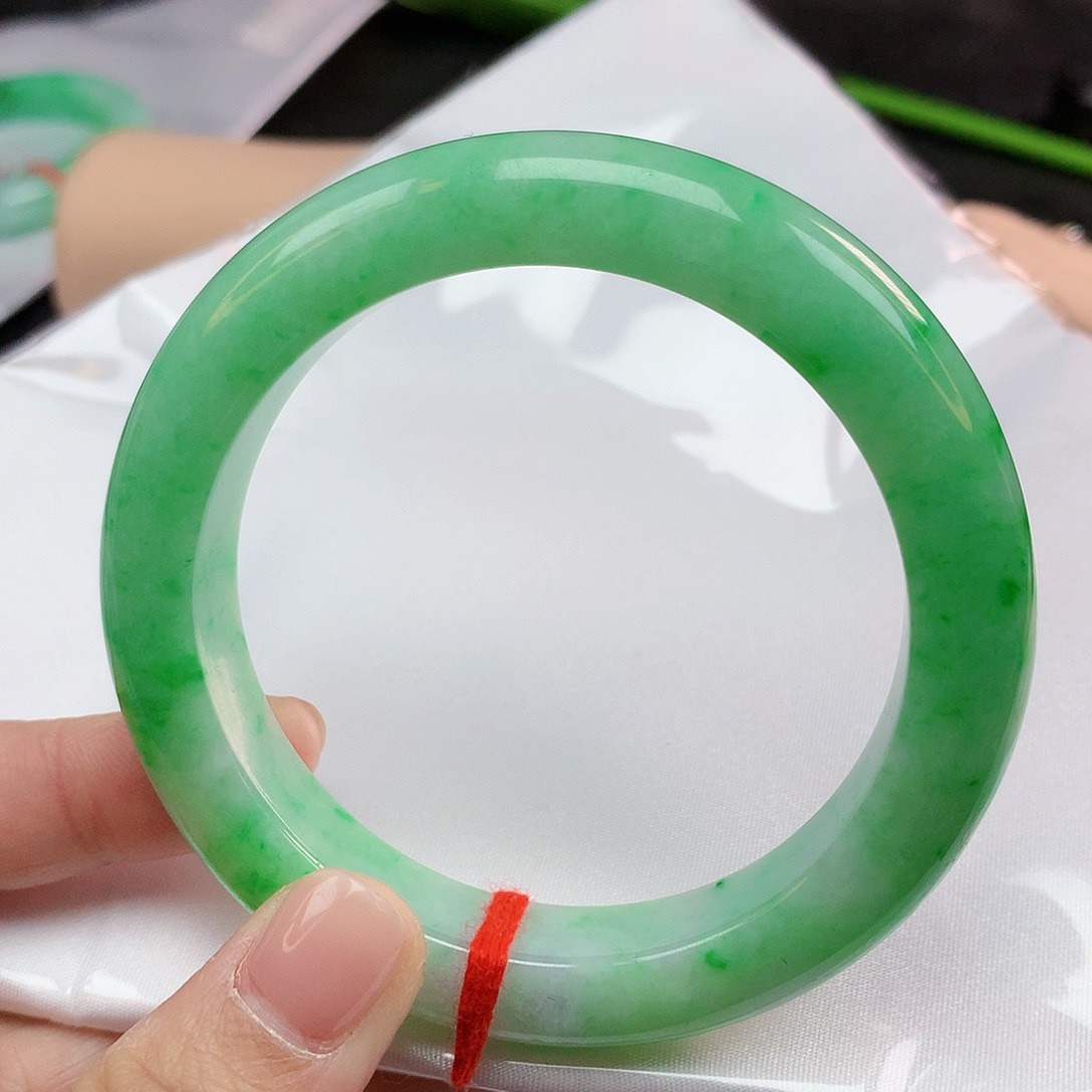 翡翠手镯未镶嵌59圈1916