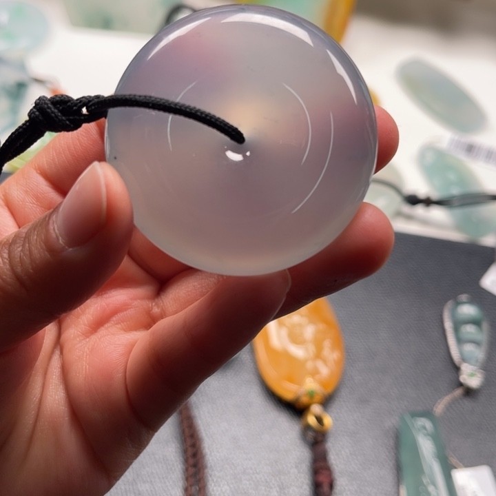 翡翠未镶嵌颈饰缅甸天然A货翡翠纯色高冰扣子