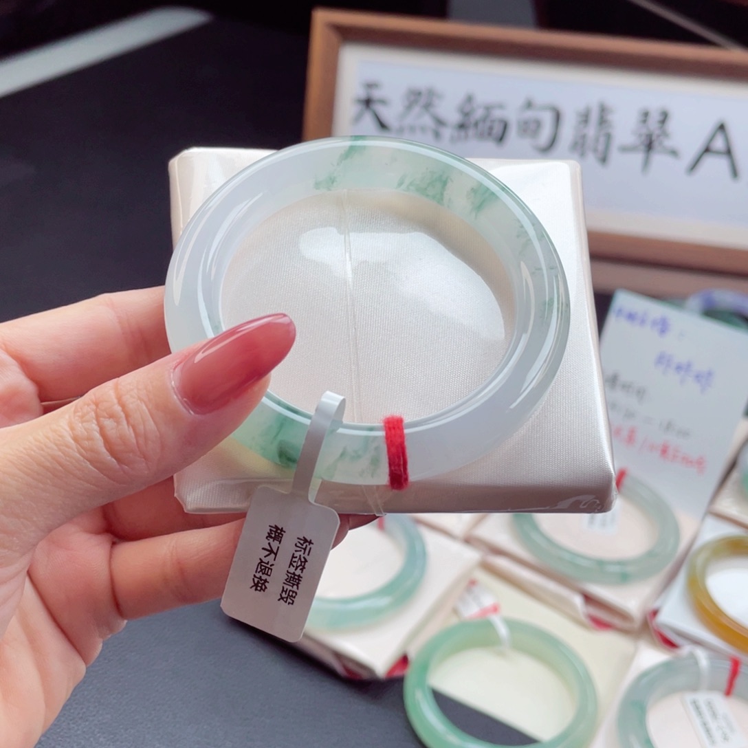翡翠手镯未镶嵌5152圈9942