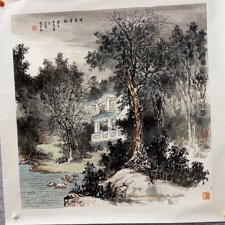 国画花鸟的翅膀和翅膀都是白色的