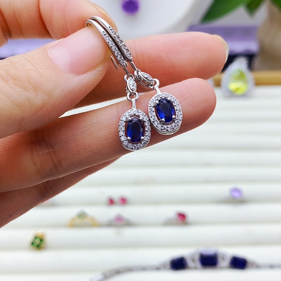 耳饰蓝宝石未镶嵌