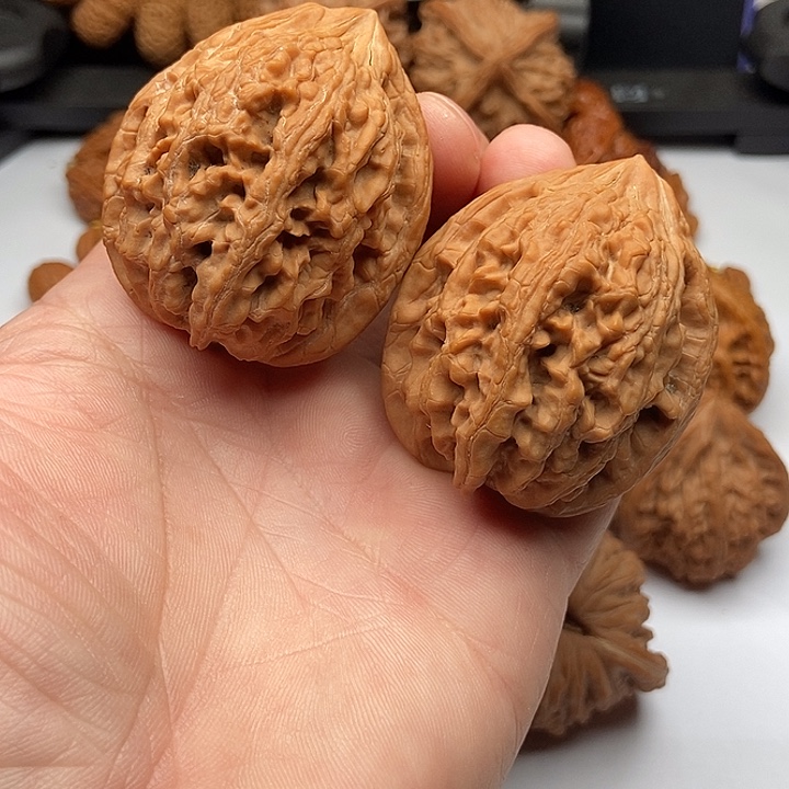 文玩核桃把件大沽石