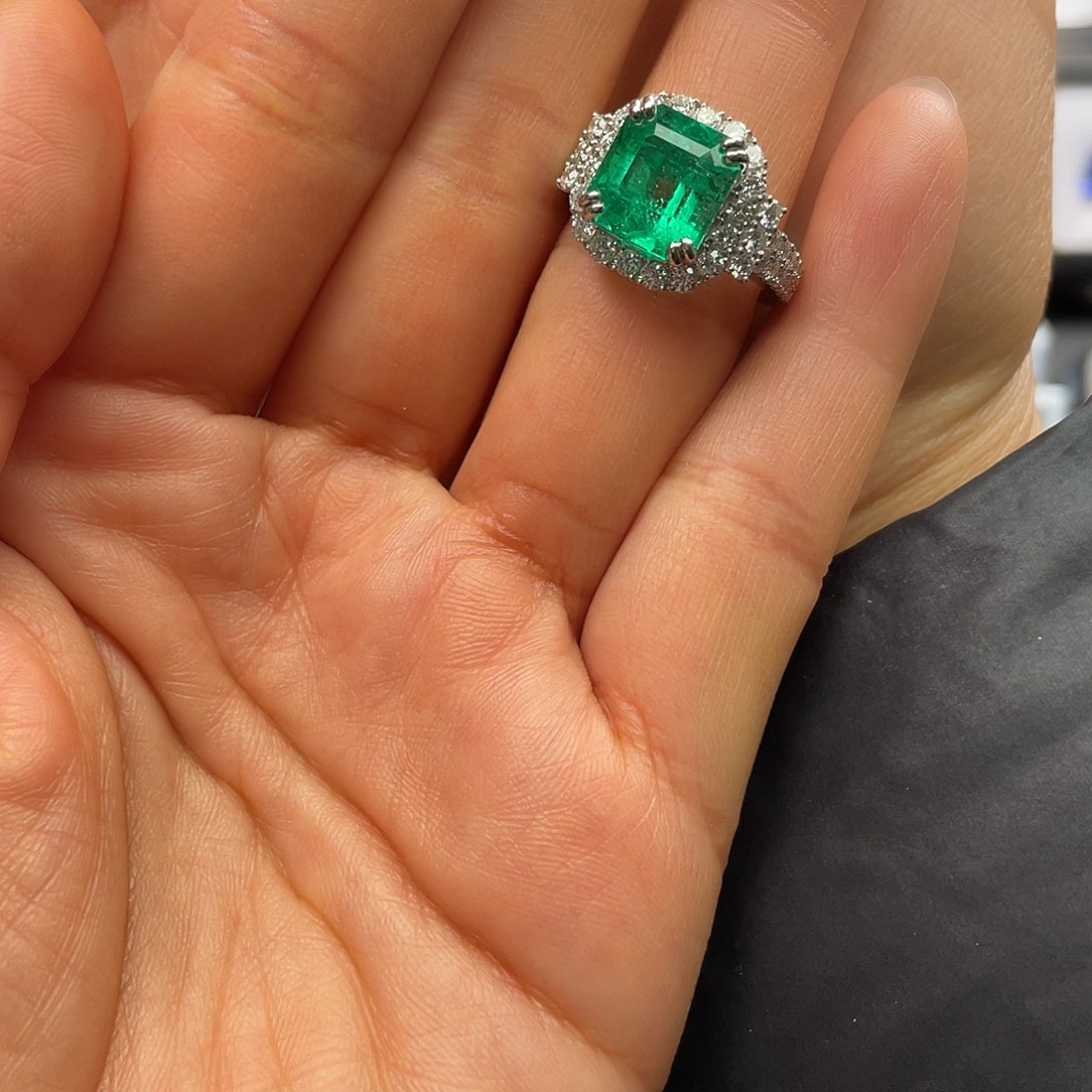 祖母绿戒指铂Pt900镶嵌