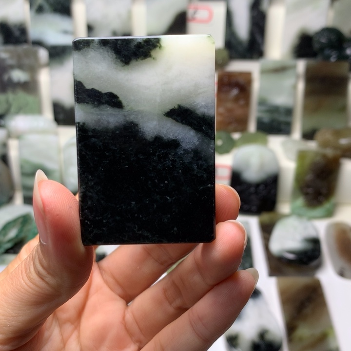 独山玉未镶嵌颈饰