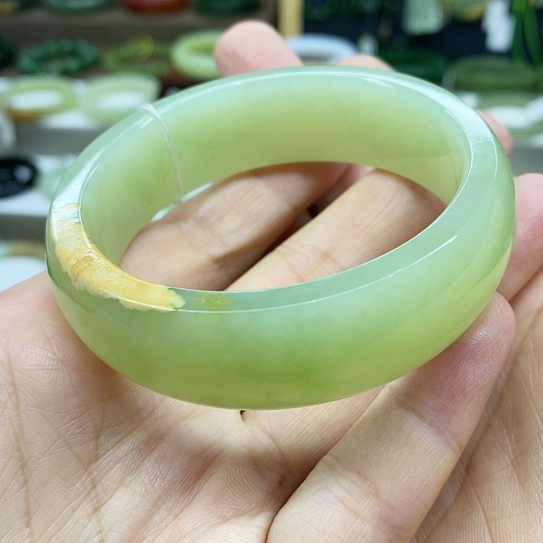 【闪购商品】未镶嵌手镯和田玉