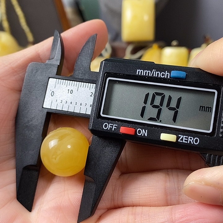 琥珀未镶嵌裸石圆珠