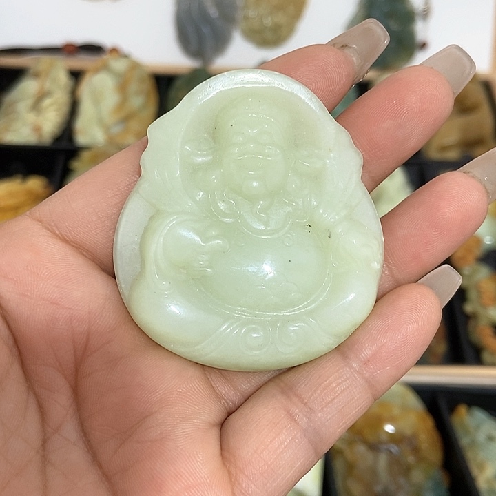 蛇纹石玉挂件未镶嵌