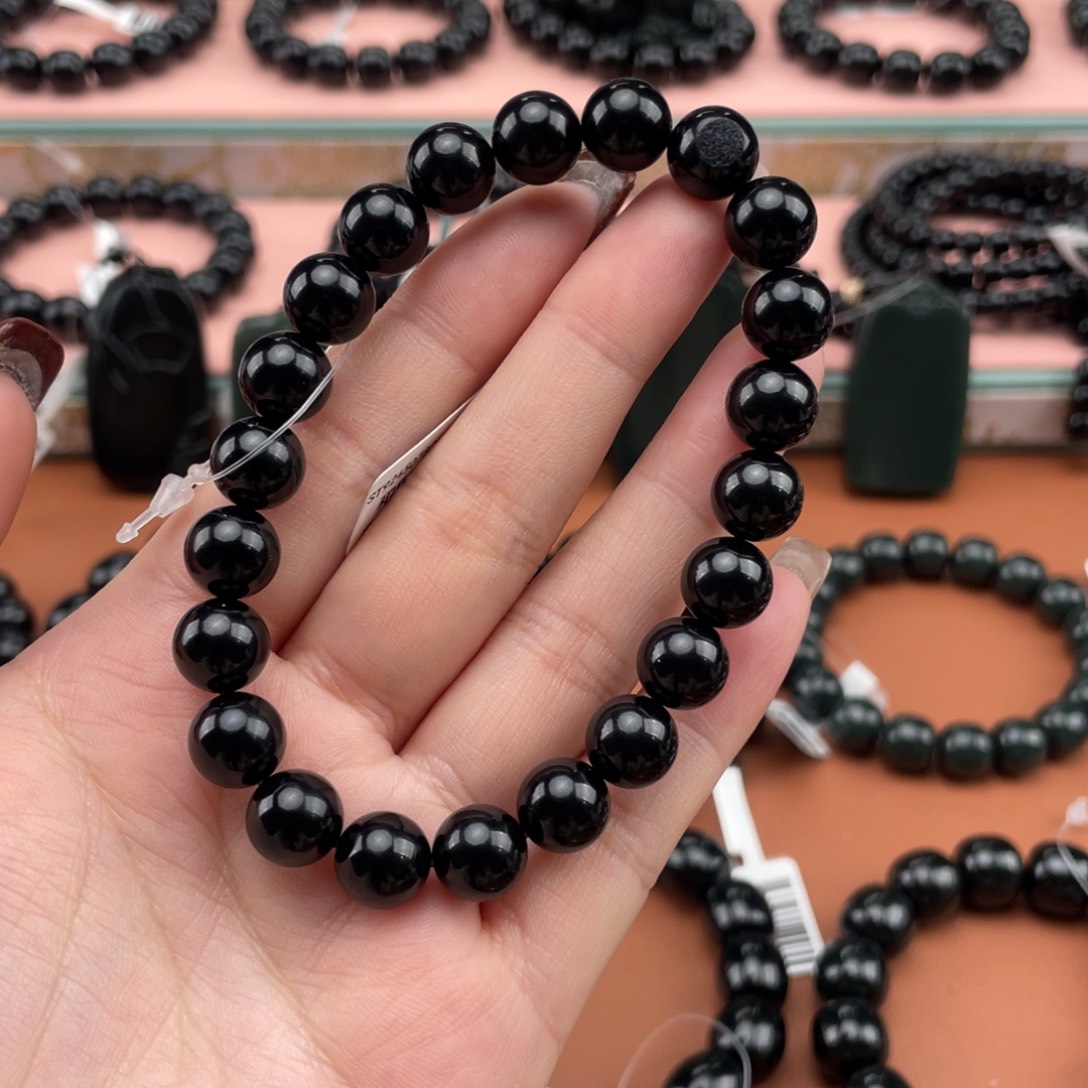 人***三和田玉未镶嵌颈饰