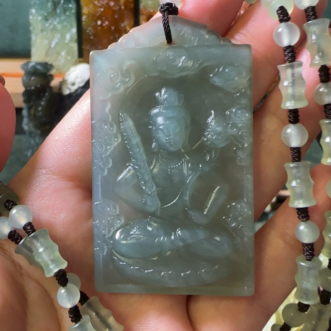 蛇纹石玉颈饰合金