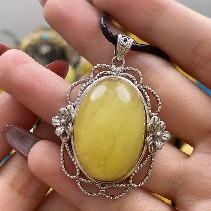 琥珀颈饰银S925镶嵌吊坠