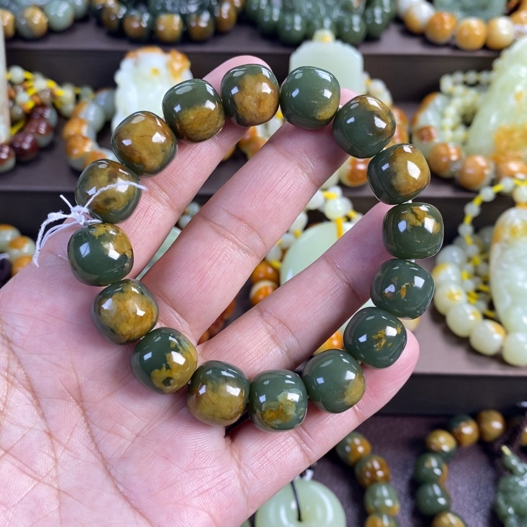 透闪石质玉未镶嵌手串