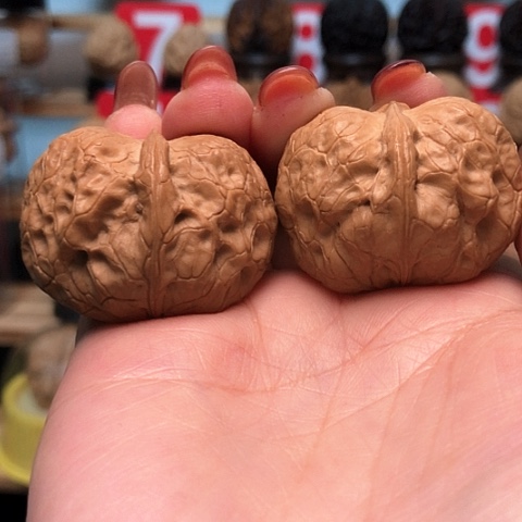 文玩核桃把件云南塔核桃