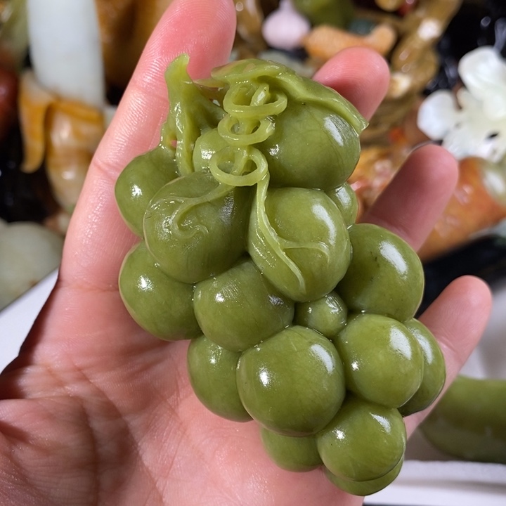 蛇纹石玉未镶嵌珠宝奇石