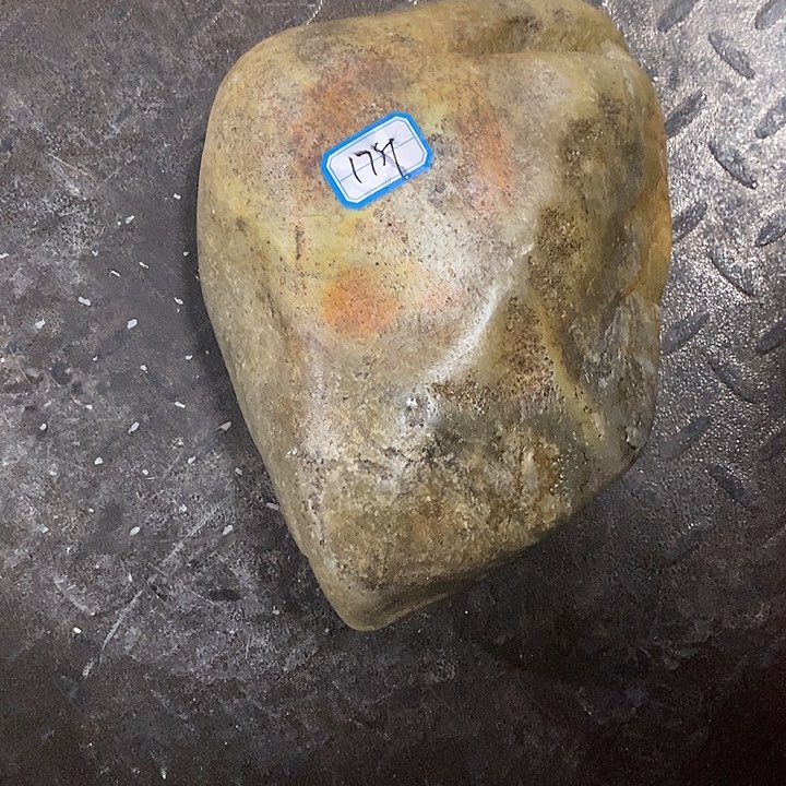 用***6和田玉（糖玉）未镶嵌挂件