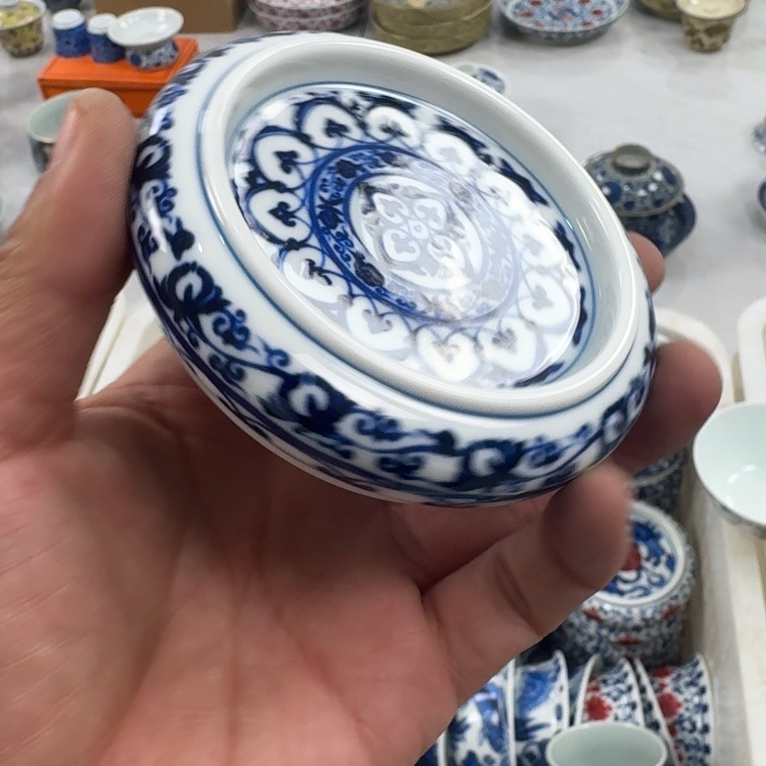 摆件青花宝箱盖置
