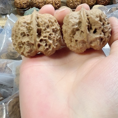 文玩核桃把件大苹果带彩45