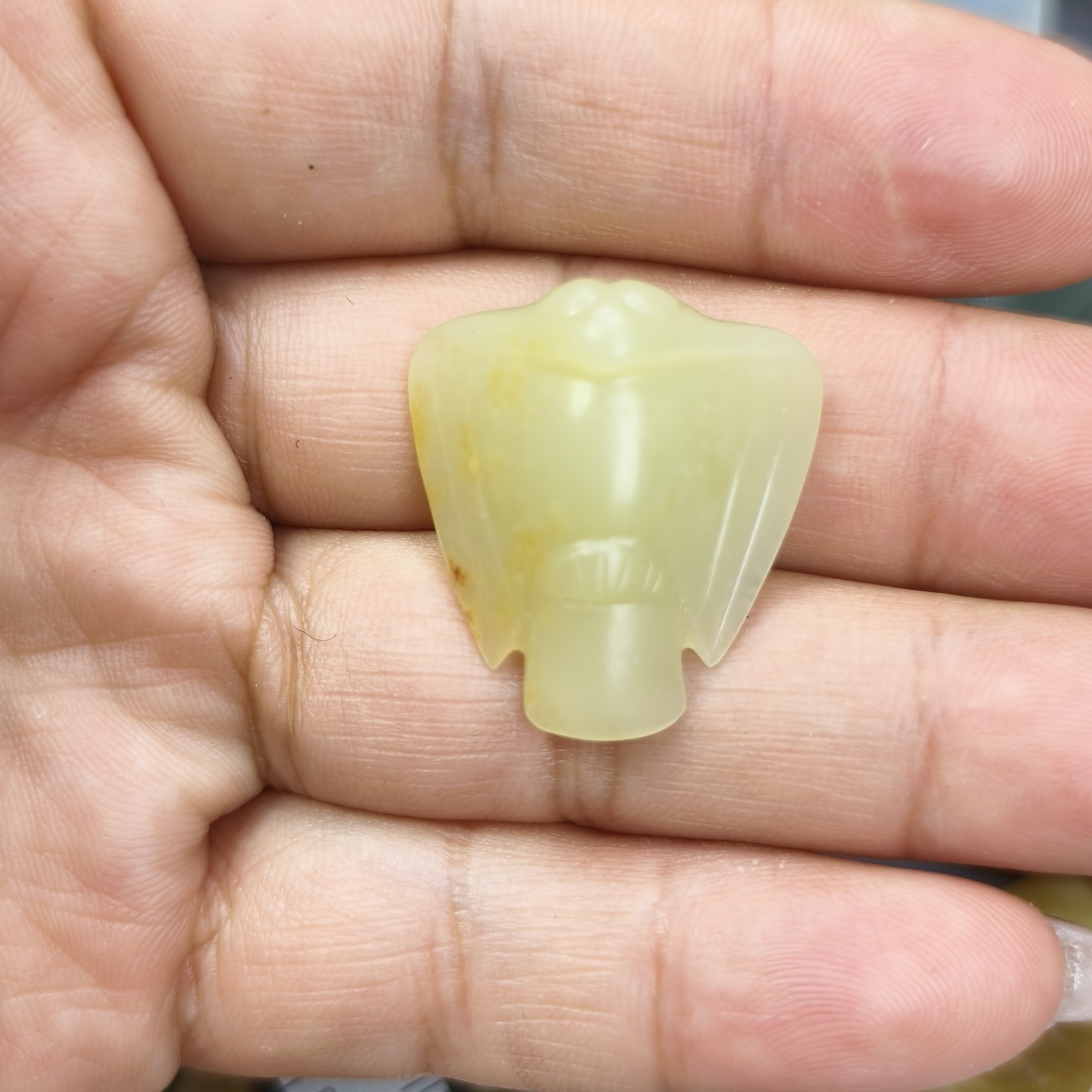 黄白河磨玉精品笛枭挂件