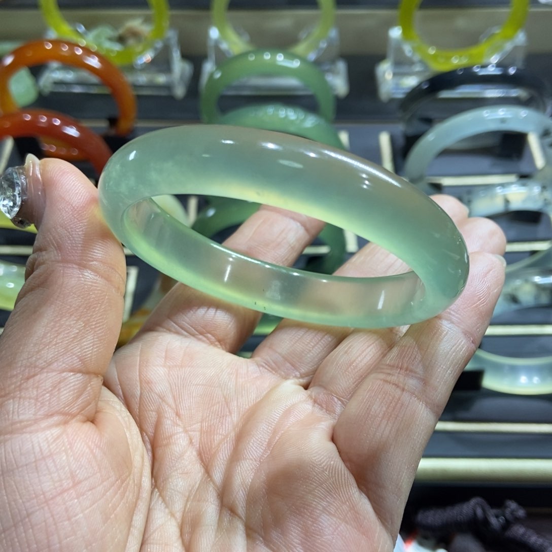 蛇纹石玉手镯未镶嵌59.3