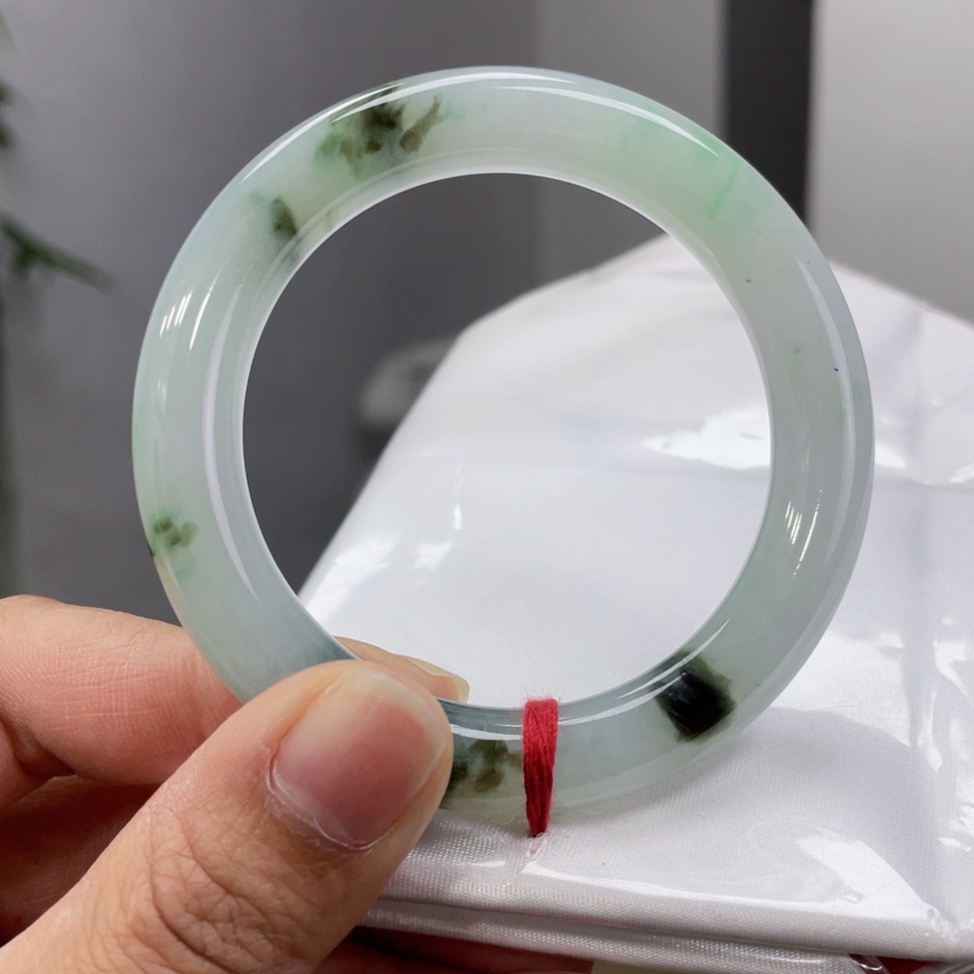 翡翠未镶嵌手镯翡翠