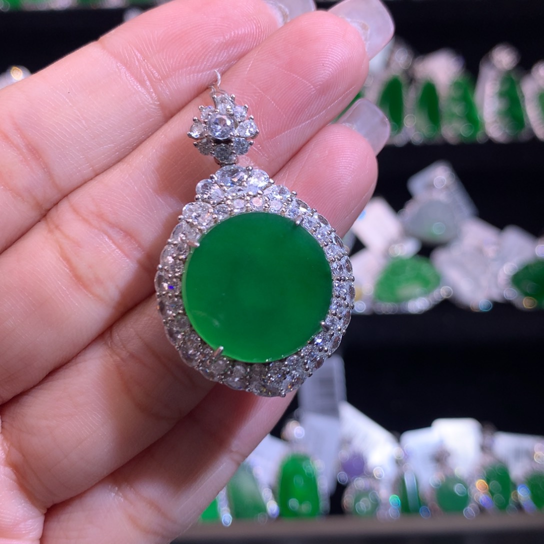 【闪购商品】颈饰银S925镶嵌翡翠