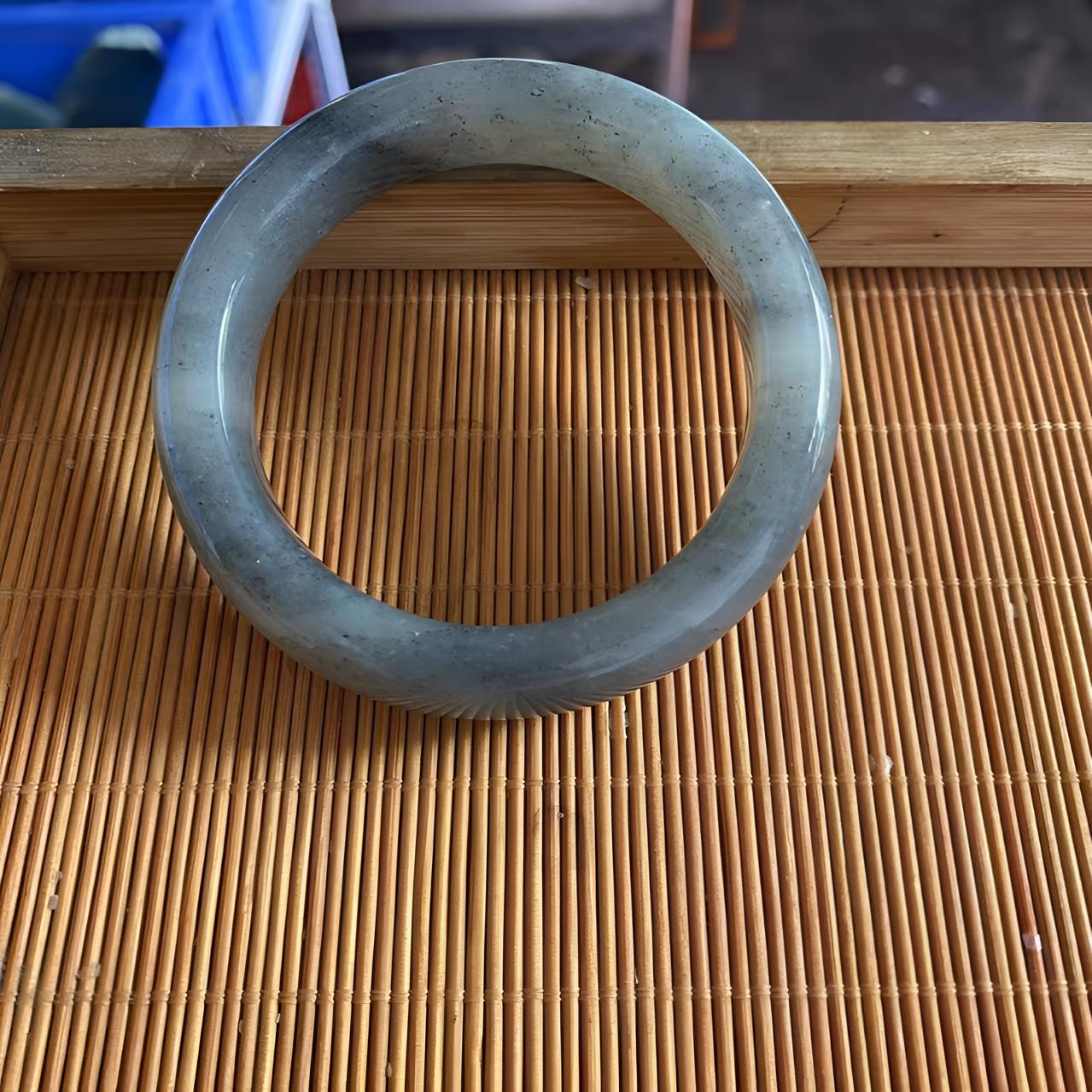 和田玉点墨青花手镯定制