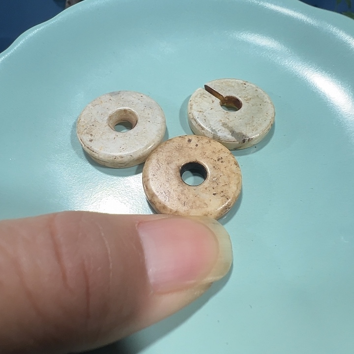 透闪石质玉未镶嵌挂件