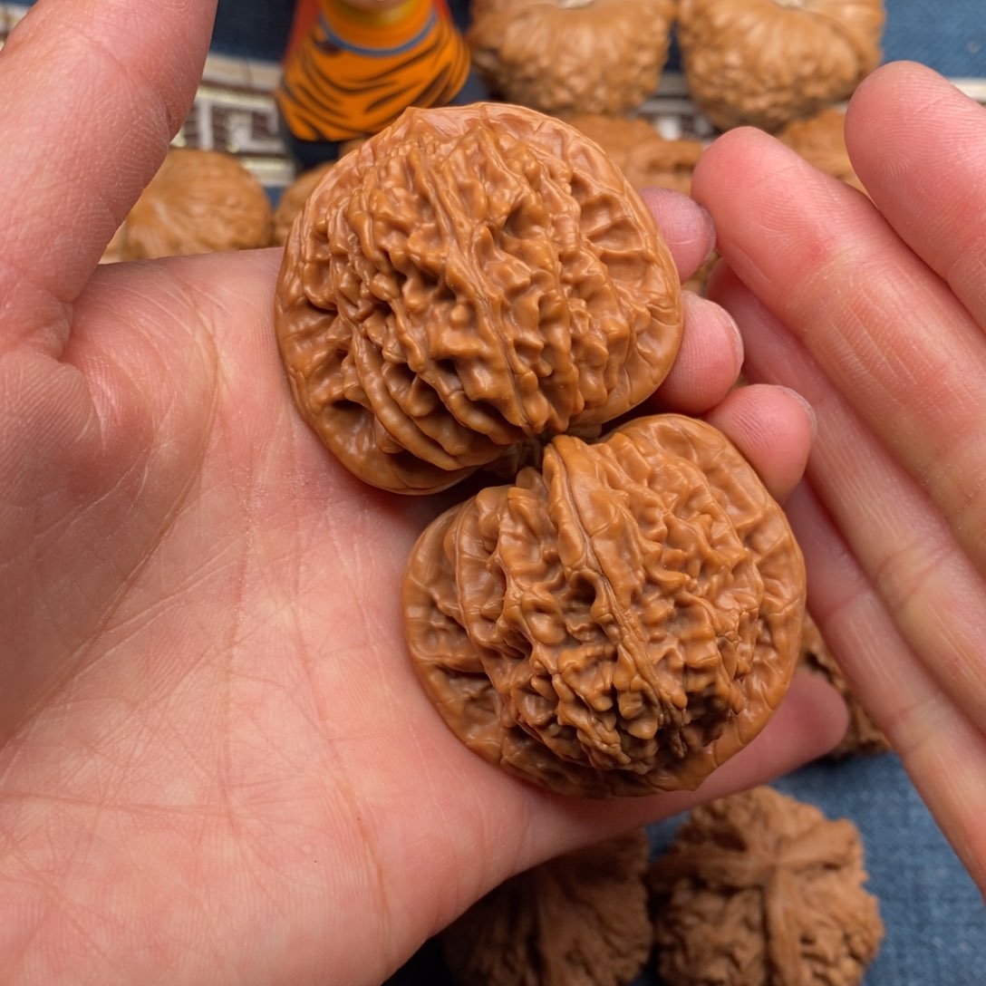 文玩核桃把件43.9平谷楼