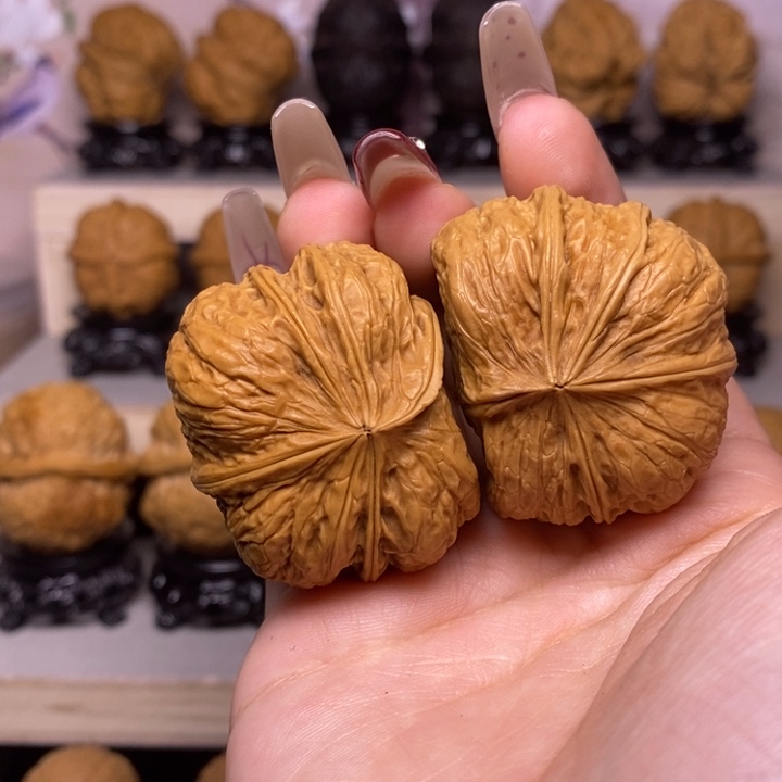 文玩核桃把件51Y—半壁41、42尺45克