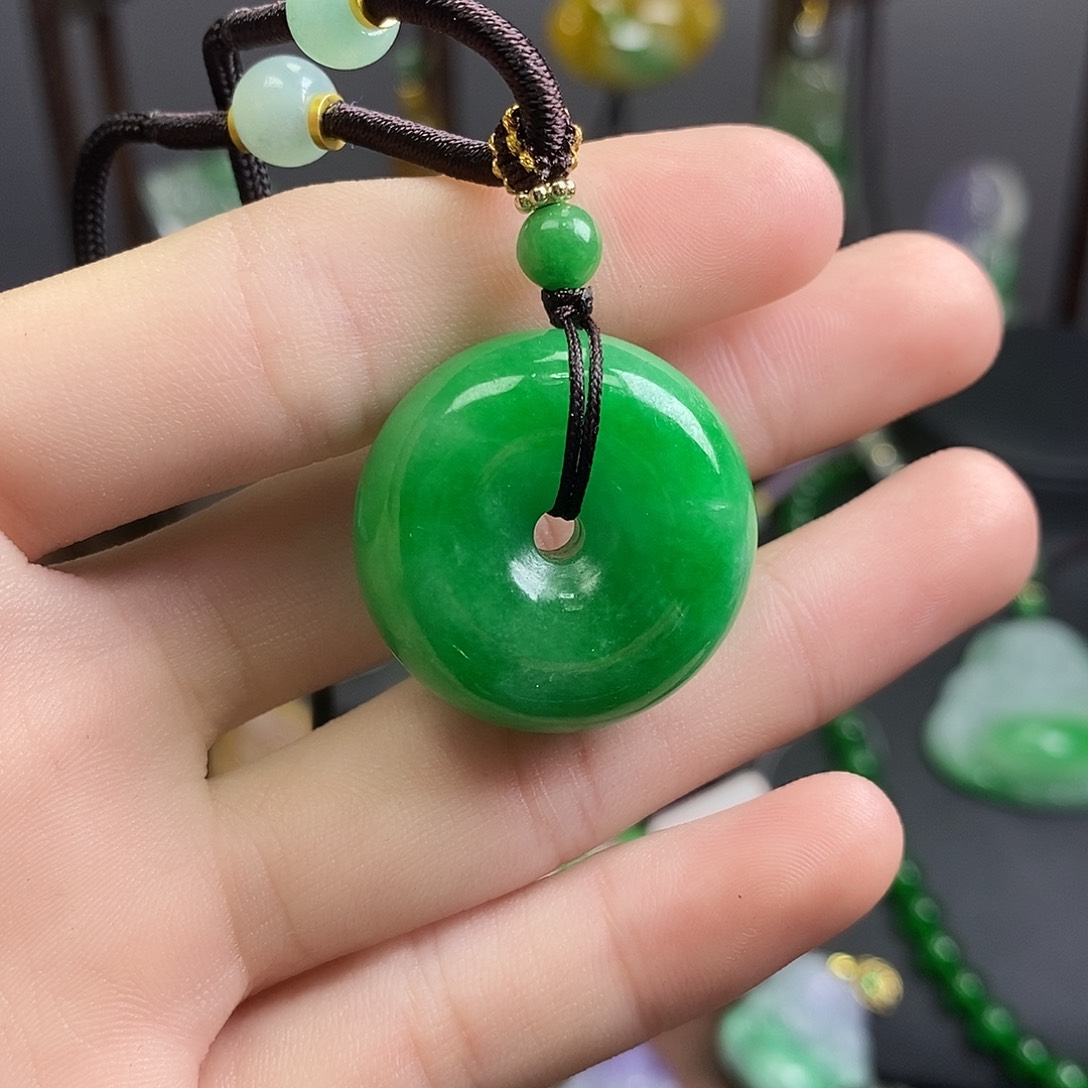 吊坠(赠链)未镶嵌翡翠