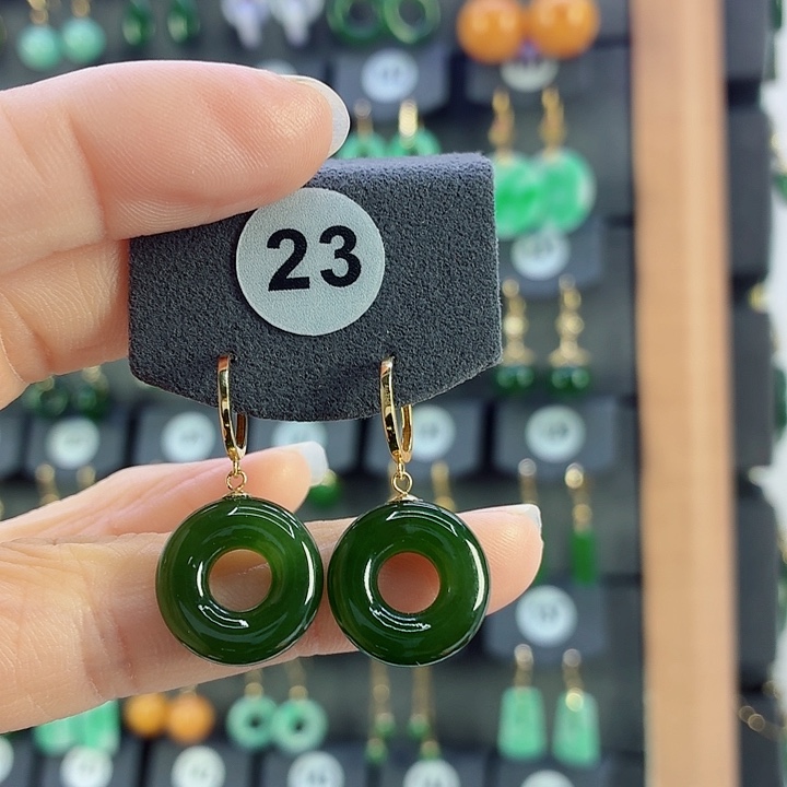 18K金镶嵌和田玉耳饰