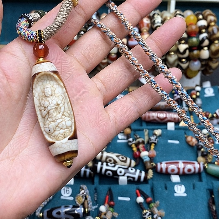 玛瑙/玉髓颈饰合金