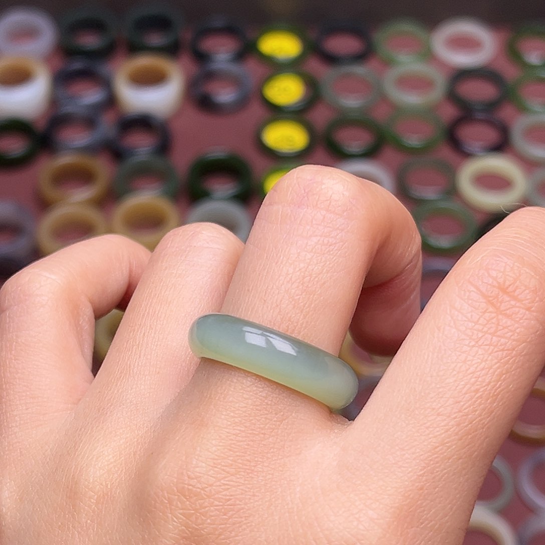 和田玉戒指未镶嵌18.2内径17圈粉青猫眼