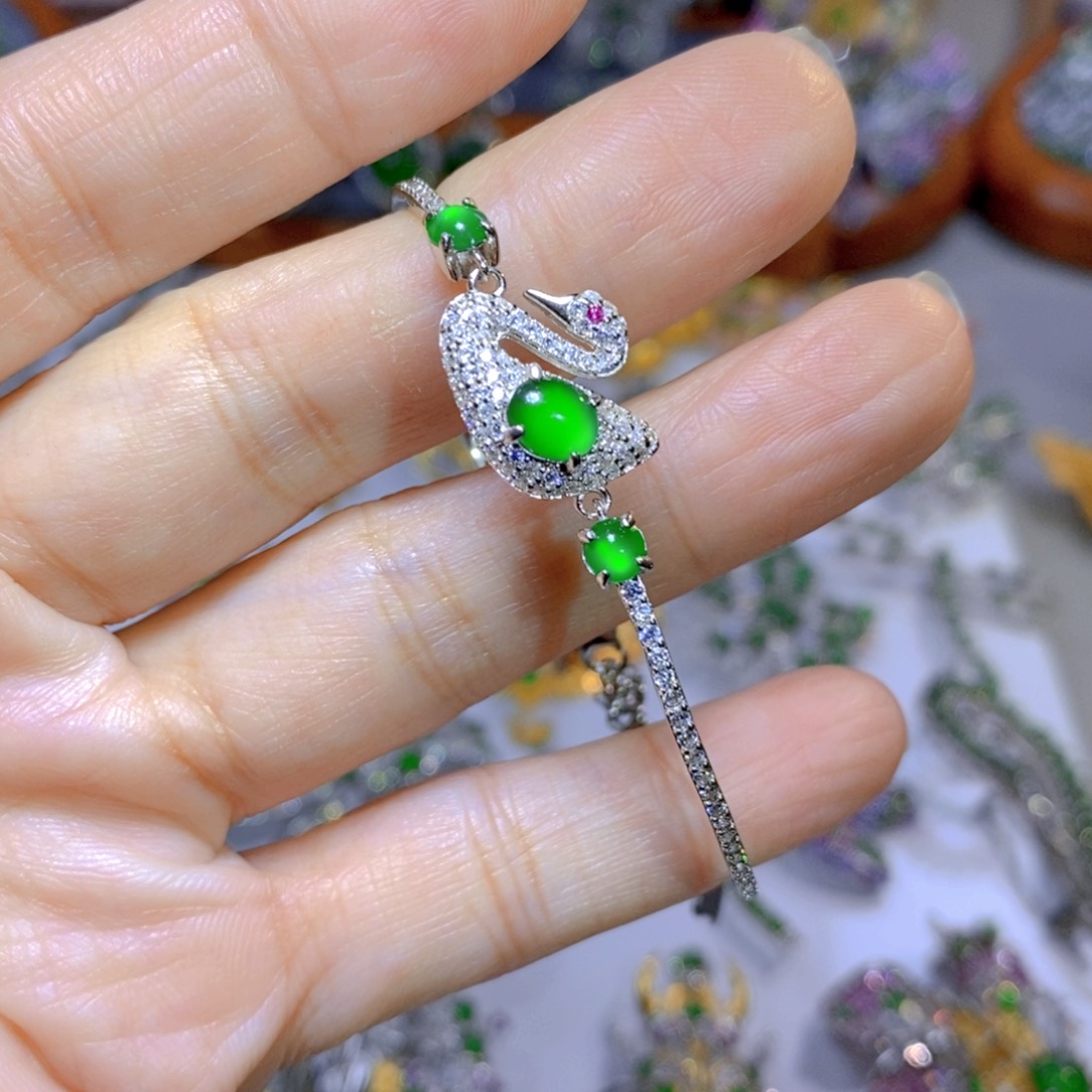 翡翠颈饰银S925镶嵌天然翡翠