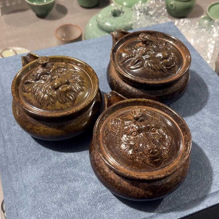 熊*?狗 羊 猴 手抓壶微微瑕