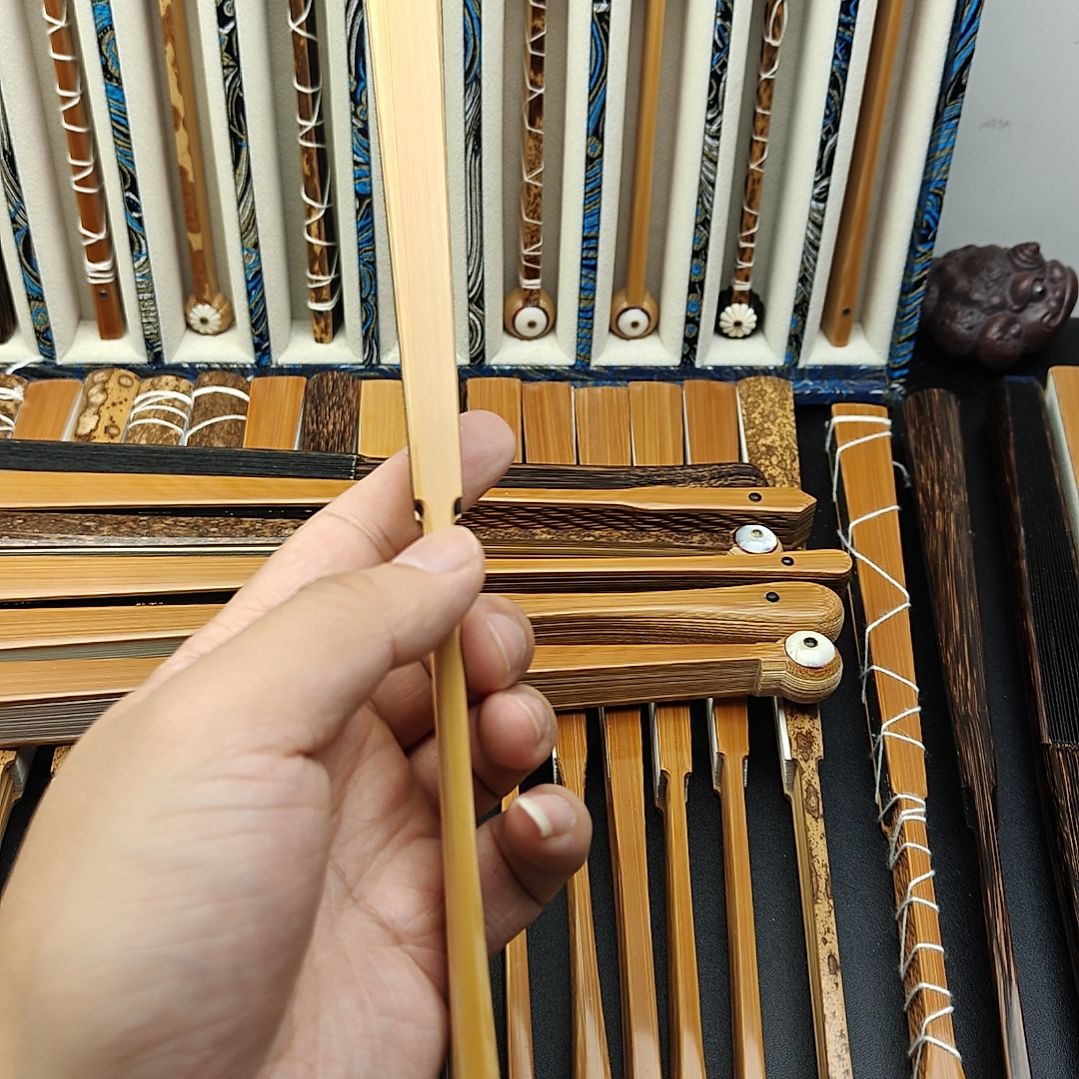 时***倾纸文玩折扇玉竹明燕