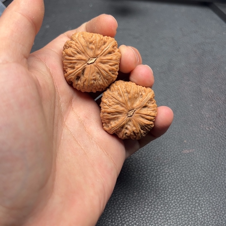 文玩核桃吊坠Y****，117号核桃