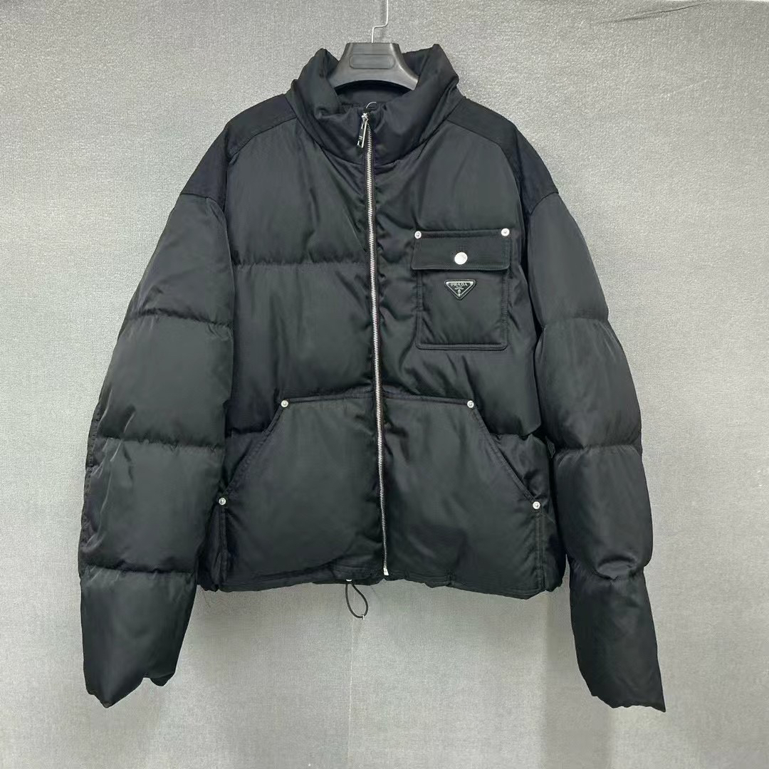 全新未使用 Prada/普拉达 三角标机能拼接羽绒服全新带吊XXXL码
