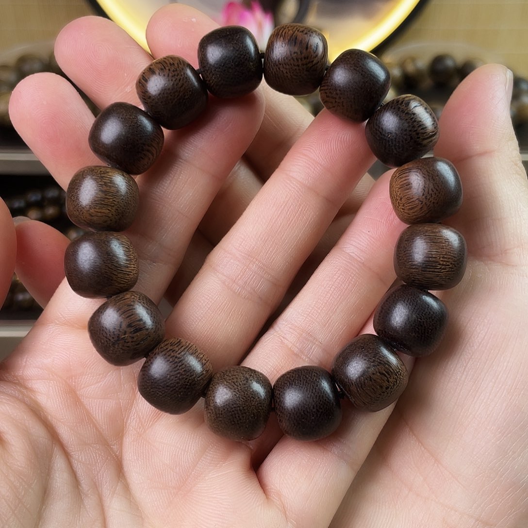 沉香手串富生红土玉化老料瘤疤1.4