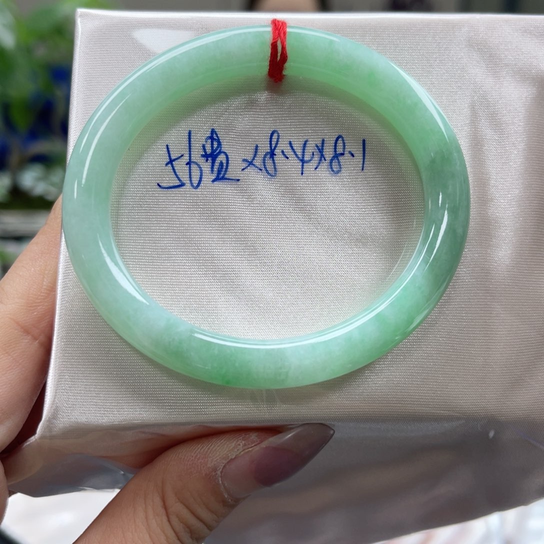 未镶嵌手镯翡翠翡翠