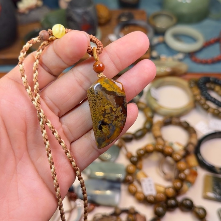 玛瑙/玉髓未镶嵌颈饰