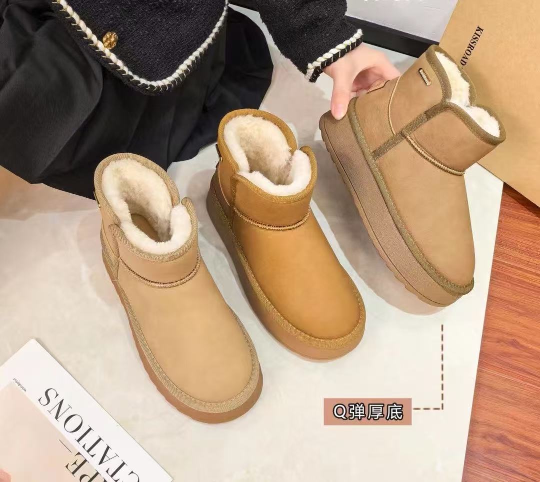 2025新款舒适冬季加绒百搭防水面厚绒雪地靴小圆头周冬雨C008-1